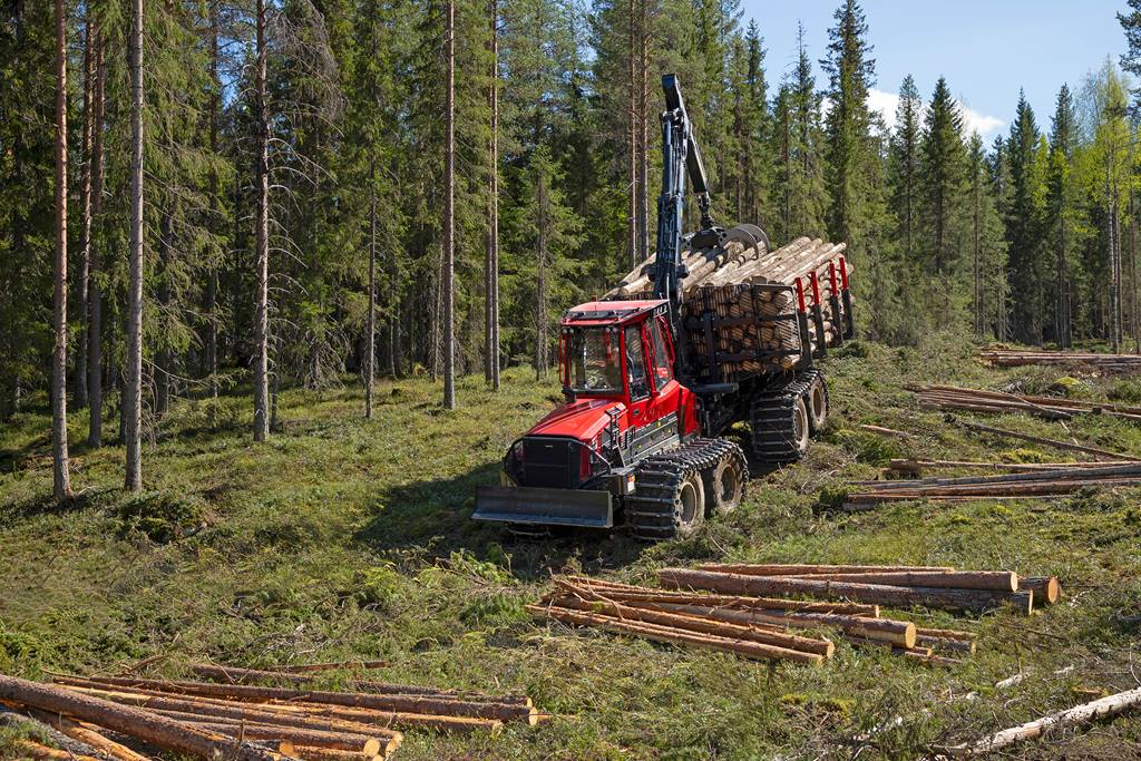 Komatsu 895 forwarder